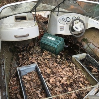 中古 ウェイク艇　ベイライナー　bayliner 中古艇　ヒッチメンバー付き 汚れ、壊れは有ります。船外機は有りません。