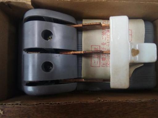東芝ナイフスイッチ陶器台開閉器30a250v モスラー 別府のその他の中古あげます 譲ります ジモティーで不用品の処分 東芝ナイフスイッチ陶器台開閉器30a250v モスラー 別府のその他の中古あげます 譲ります ジモティーで不用品の処分