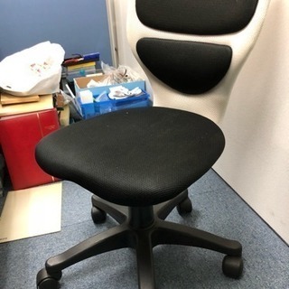 【本日最終日！】オフィス用調高付き椅子！全部で17脚あります！