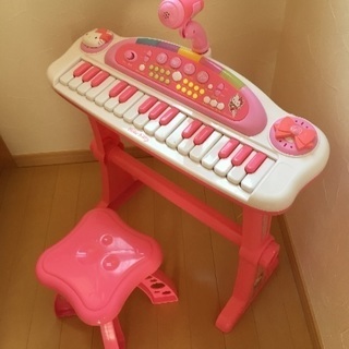 キティ おもちゃのピアノ