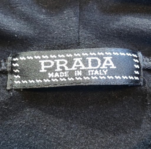 ♡お値段交渉可♡PRADA SPORT ロゴ入りパーカーブラック(^_-)-☆