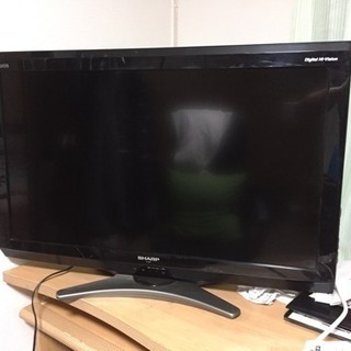 2010年製 シャープ32v液晶テレビ リモコン付き