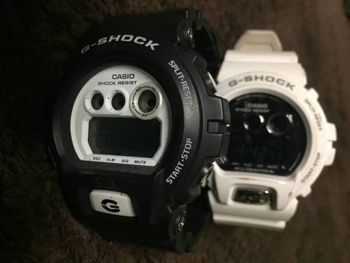 G-SHOCK　2個セット　X6900/X6900FB　黒/白ダイヤル/白液晶　白/メッキダイヤル/青液晶