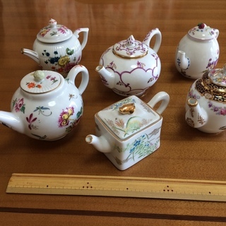 ヴィクトリア・アルバート美術館のポーセリン・ティーポット・コレクション　６点