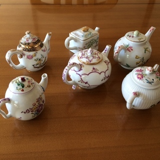 ヴィクトリア・アルバート美術館のポーセリン・ティーポット・コレクション　６点