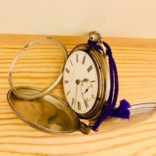 値下げ25000円❢骨董‼️昔の大きな、特殊ネジ巻き式、懐中時計、サイズ:55mm❗️