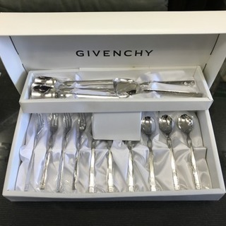 GIVENCHY  スプーン・フォークセット☆
