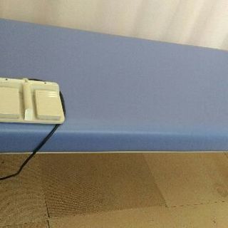 マッサージベッド【中古品】電動昇降ベッド