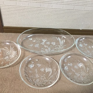 洋食器29 ガラス製品 パーティー大皿 & プレート4枚 セット