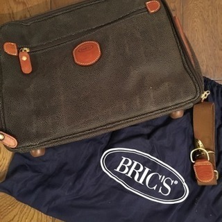 フランス製BRIC'Sのコスメバッグです。