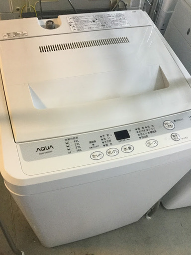 【送料無料・設置無料サービス有り】洗濯機 AQUA AQW-S45A(W) 中古
