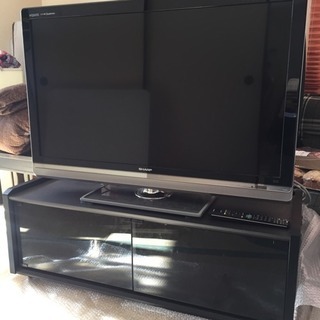 テレビ52インチ【AQUOS世界の亀山モデル】とテレビ台
