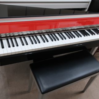 値下げしました　YAMAHA　スタイリッシュピアノ　H01　￥220.000-