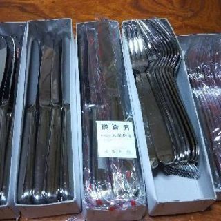 メイン料理用のカトラリーです。