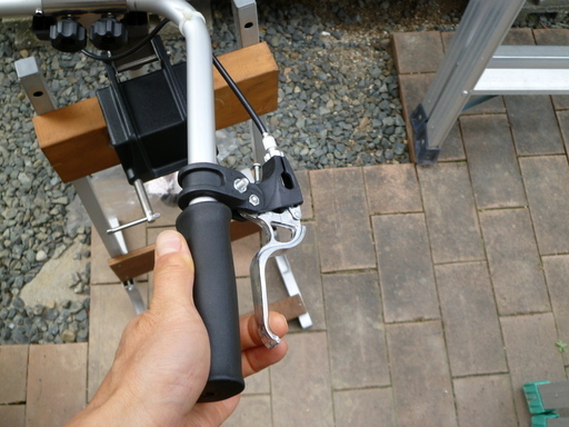 自転車のブレーキワイヤーをスロットルワイヤーに使う