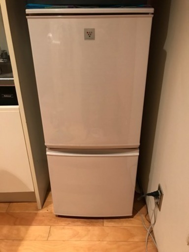 冷蔵庫 シャープ 2015年製 137L 2ドア