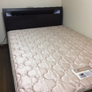 ☆値下げ　ダブルベッド フレーム マットレス