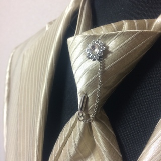 （ありがとうございました☆取引終了）送料込２万5,000円　PULUOMI カラータキシード　シャンパンゴールド４点セット+タイピン　３ＸＬ
