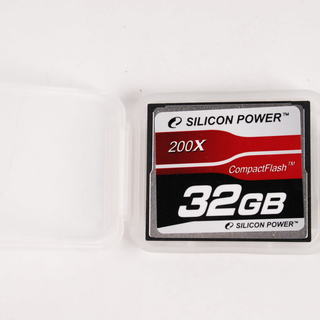 美品 シリコンパワー コンパクトフラッシュカード 32GB 20...
