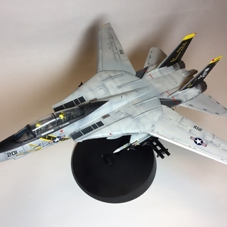 F-14　トムキャット　ＬＥＤ電飾プラモデル（完成品）