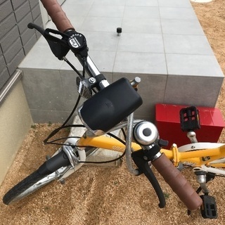 折りたたみ自転車、ヘルメットあり