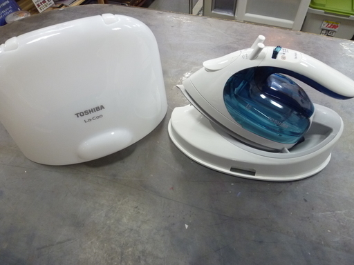 R 中古 TOSHIBA コードレスアイロン TA-FV410 2013年製