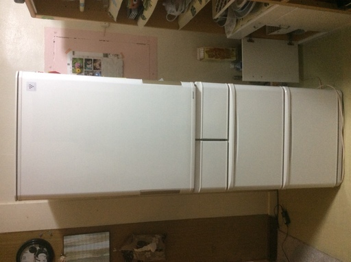 値下げー2015年製ーシャープ冷蔵庫424L(冷蔵298L,冷凍126L)