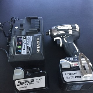 使用頻度は2.3か月程度です。(多少キズあり)