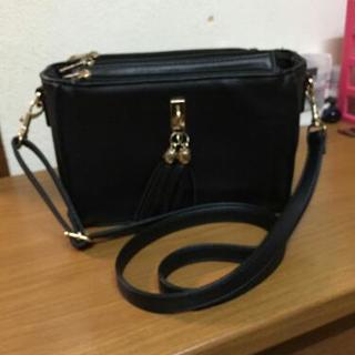 タッセル付き斜めがけショルダー👜⭐黒⭐ソールドデス。