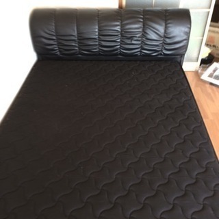 売約済 ダブルベッド マットレス（ニトリ）& フレーム