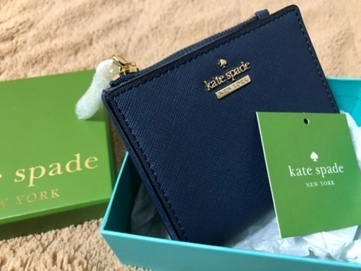 Kate spadeケイトスペード 二つ折り財布