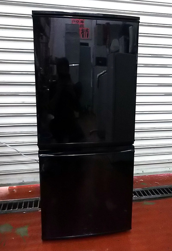 14年製シャープ冷凍冷蔵庫2ドア高級感あふれるブラックカラー