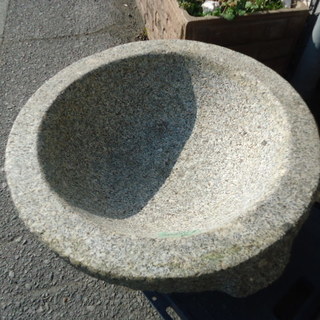 石臼　　臼　　餅つき　　正月　　杵　　蹲