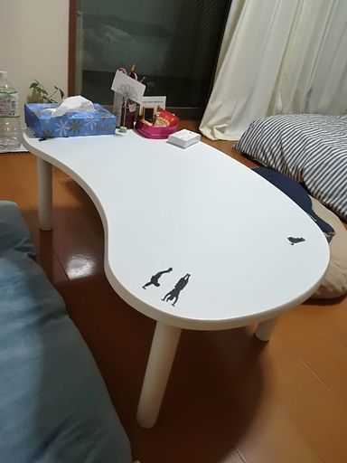 ニトリのローテーブル 白 豆型のテーブル板 チョコ 芦原橋のテーブル 座卓 ローテーブル の中古あげます 譲ります ジモティーで不用品の処分