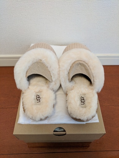 【新品】UGG AIRA KNIT アイラ ニット 25cm クリーム色