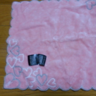 イブサンローラン・ピンクのハートのハンドタオル（未使用）