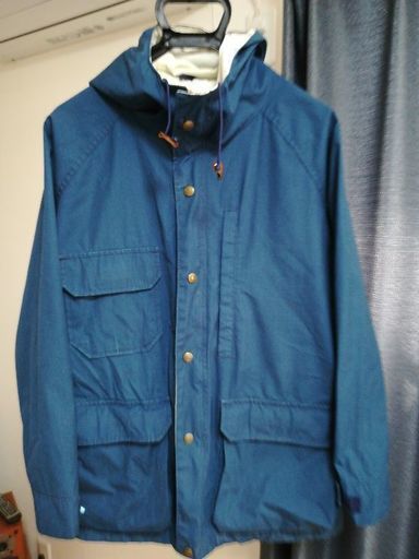 【値下げしました】【輸入古着】【男性可】WOOLRICH  ウールリッチウーマン　マウンテンパーカー　紺