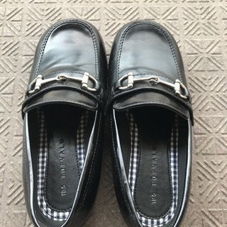 黒の革靴