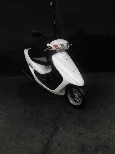美車 HONDA DIO５０ ホワイト バッテリー新品交換　軽整備済み車両　すぐ乗り出せます。クレジットカード払い可