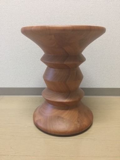 イームズ Walnut Stool 売ります。