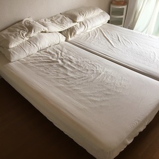 シングル足つきベッド