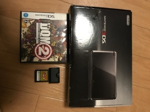 ほぼ新品任天堂3DSとソフト