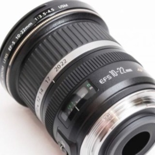 Canon EF-S 10-22cm F3.5-4.5 USM 前後キャップ付