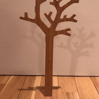 北欧で買ったバンブーの木の形のアクセサリースタンド