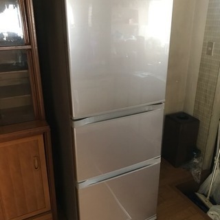【取引完了】TOSHIBA 2016年 330L 3ドア冷凍冷蔵庫 東芝 板橋区