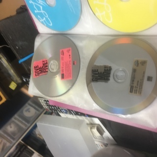 AKBのＣＤを売ります。NMBとセットです。値下げします。