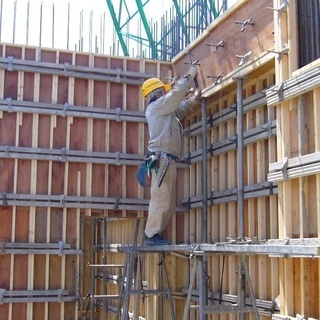 型枠大工作業員急募の画像