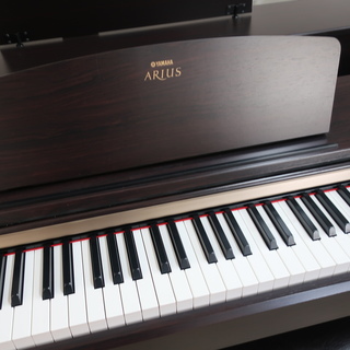 YAMAHA　YDP-160R　　￥32.000-