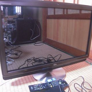 富士通　一体型PC  23インチLED