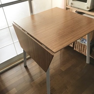 IKEA 伸長性ダイニングテーブル